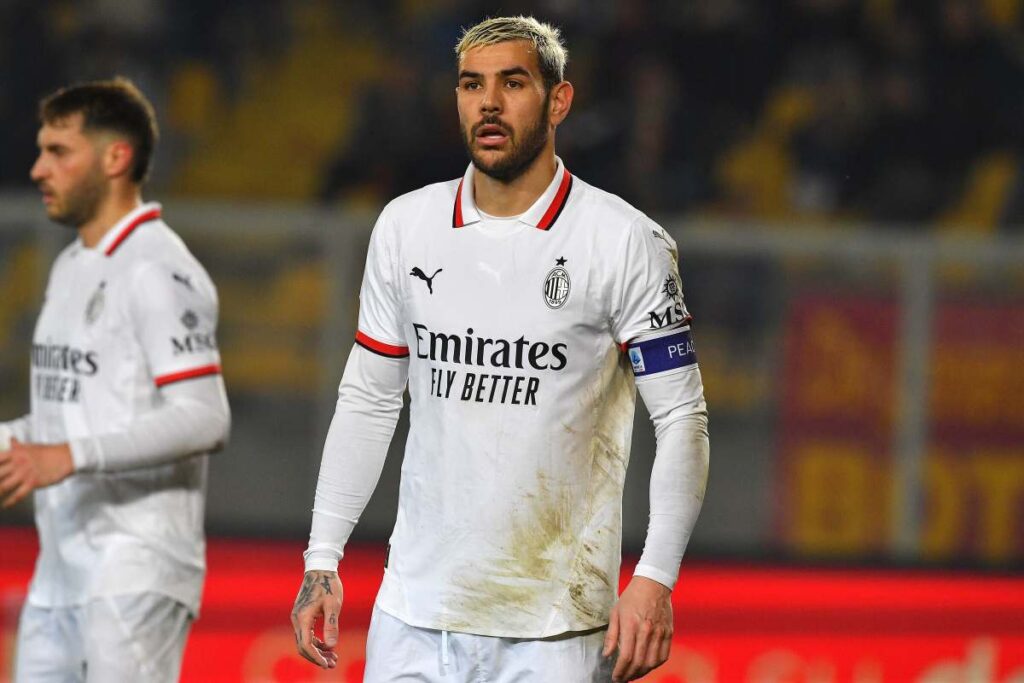 Theo Hernandez serio