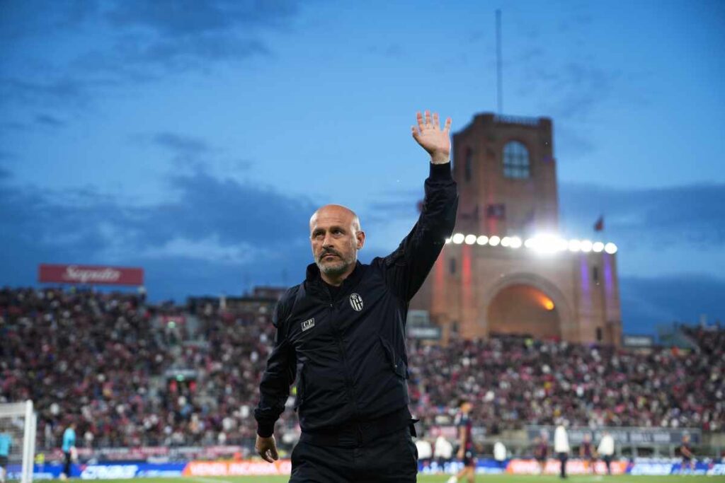 Italiano saluta il pubblico