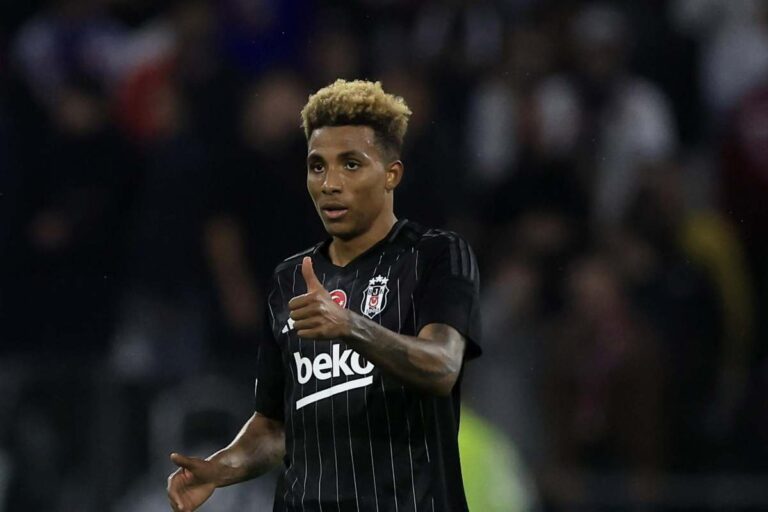 Gedson Fernandes con il pollice alzato