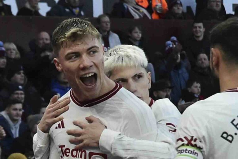 Rasmus Hojlund e Alejandro Garnacho