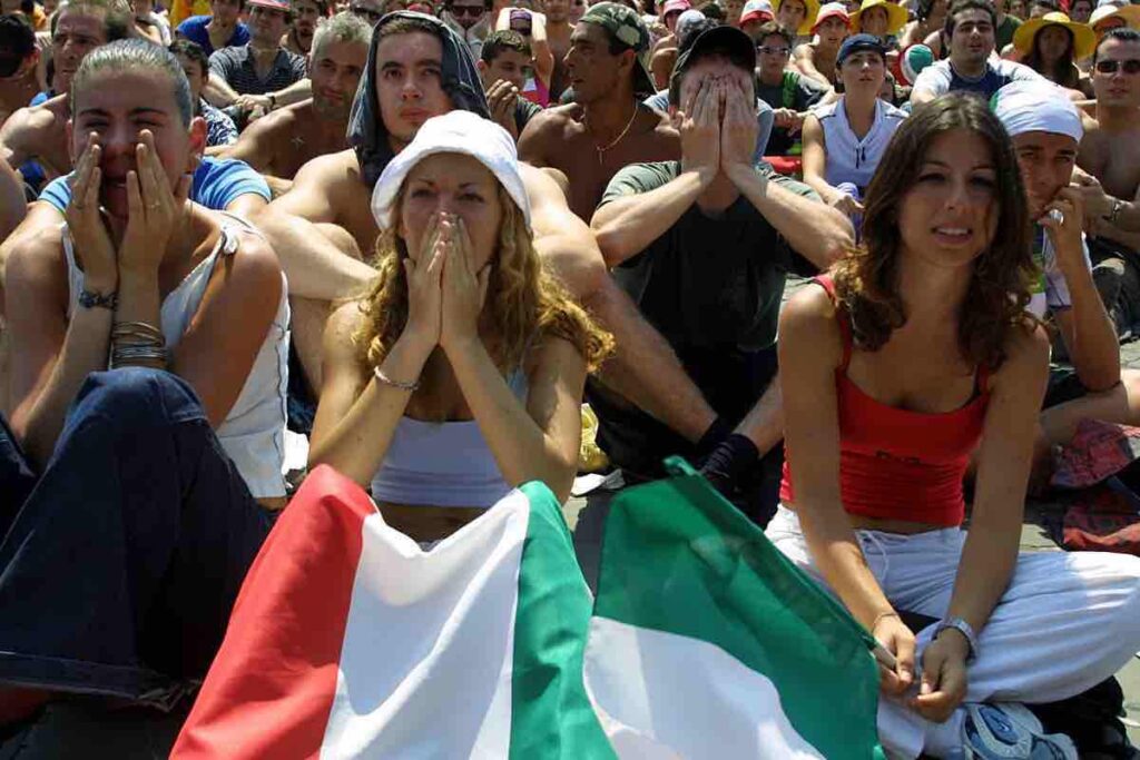 Tifosi Milan in lacrime per la morte di Gaetano Morazzoni