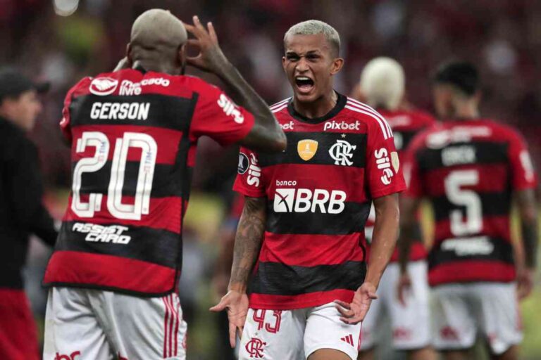 Wesley esulta dopo una rete
