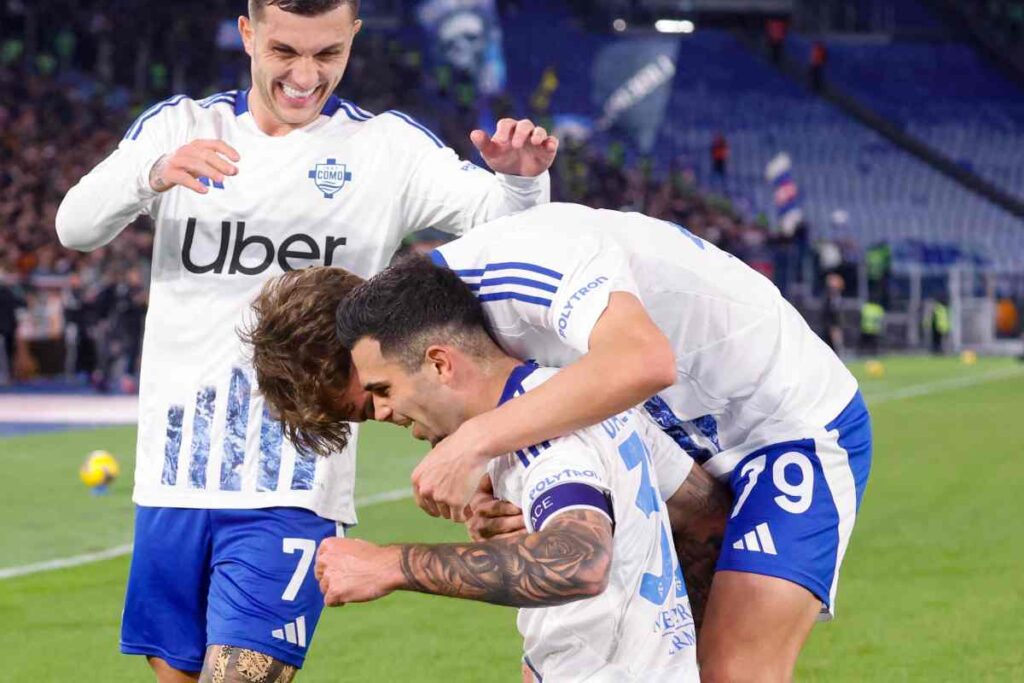 Nico Paz esulta con Da Cunha