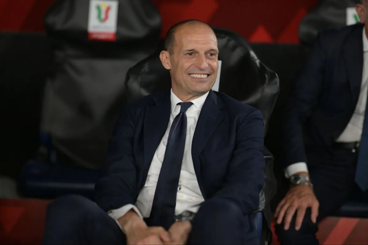 Allegri mentre sorride