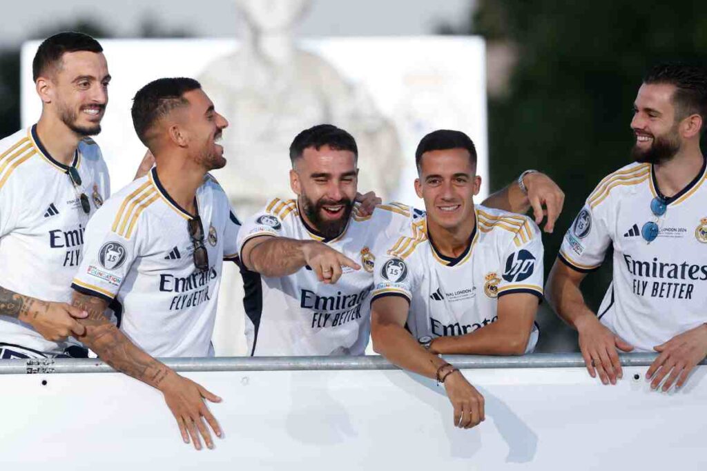 Dani Ceballos insieme ai compagni