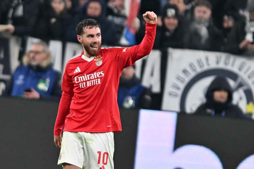 Kokcu esulta dopo una rete