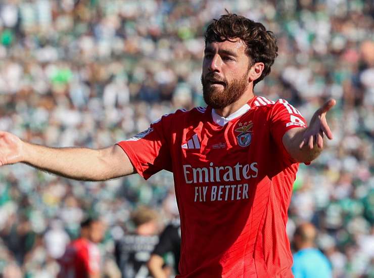 Kokcu esulta dopo una rete