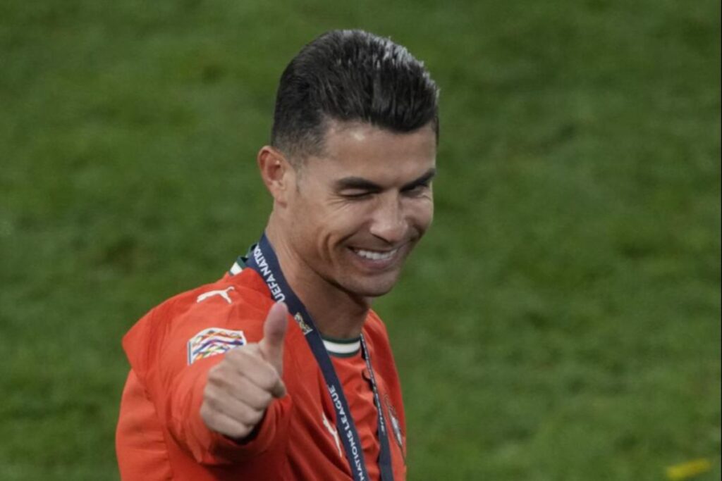 Cristiano Ronaldo sorride