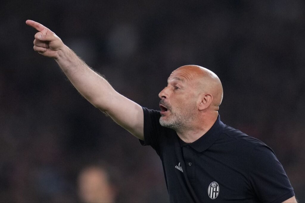 Italiano mentre dà indicazioni