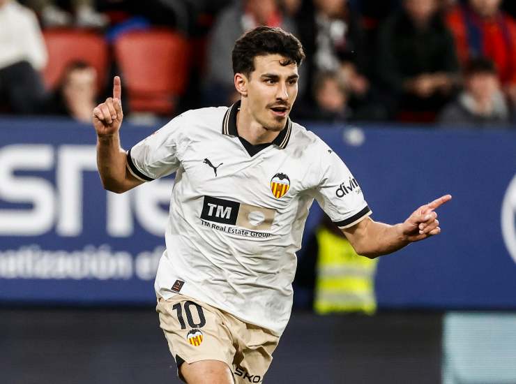 Almeida esulta dopo una rete