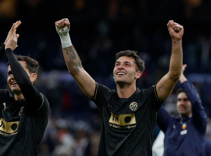 Almeida esulta con il pubblico