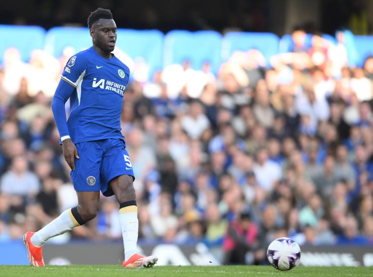 Badiashile durante una partita