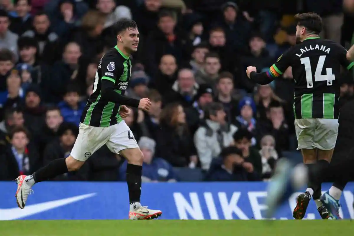 Buonanotte esulta con un compagno