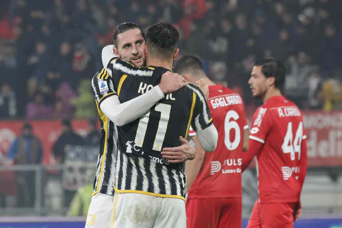 Rabiot abbraccia Kostic