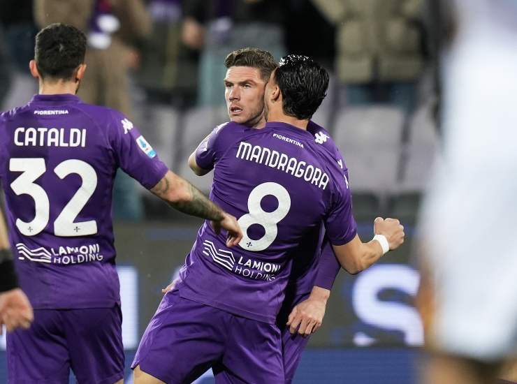 Gosens esulta con i compagni