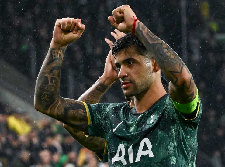 Romero esulta con il pubblico