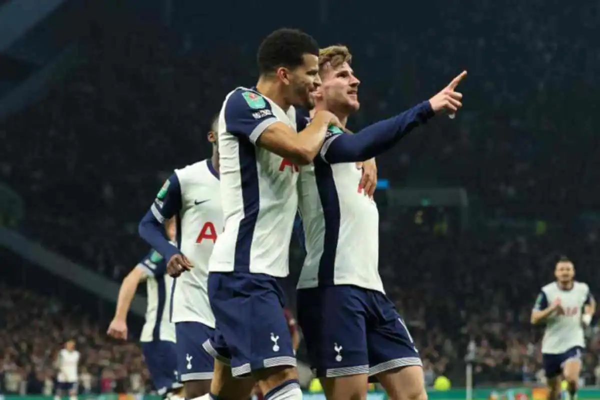 Werner esulta con un compagno