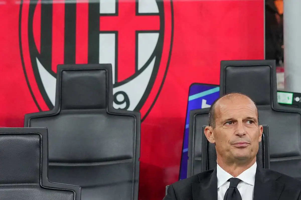 Allegri allenatore del Milan in primo piano