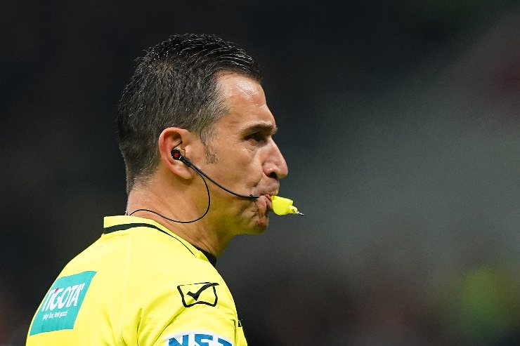 Arbitro doveri in primo piano