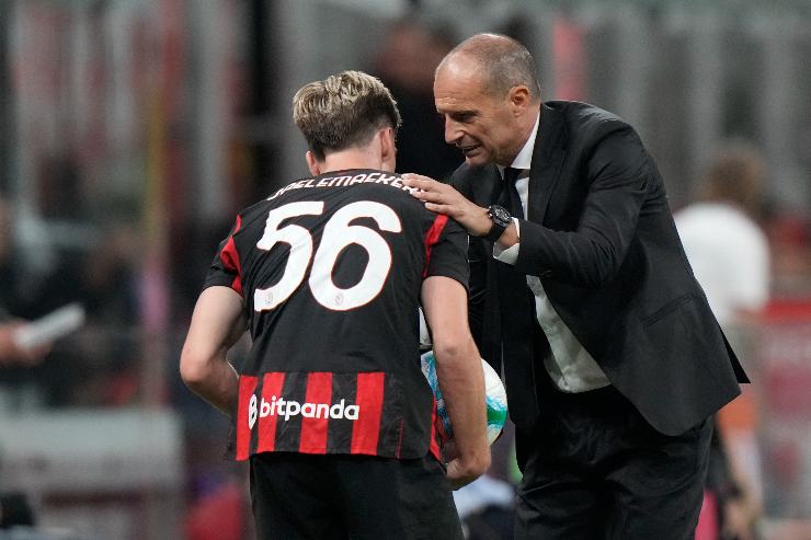 Saelemaekers in campo con la maglia del Milan