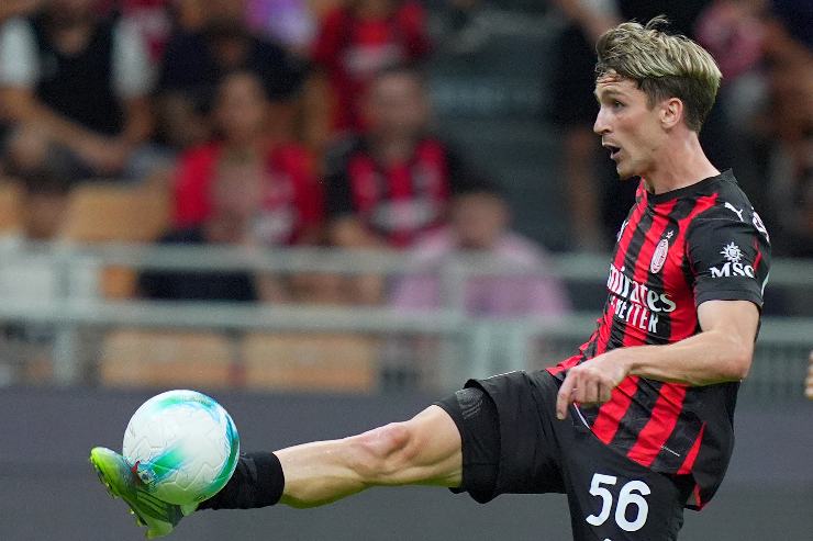 Saelemaekers in campo con la maglia del Milan