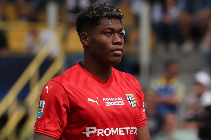 Milan, anche il Napoli su Suzuki