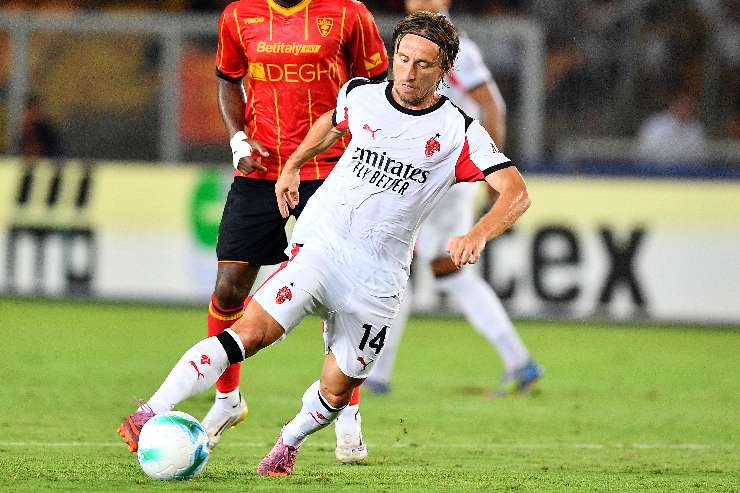 Il calciatore del Milan Luka Modric in campo in occasione della sfida contro il Lecce