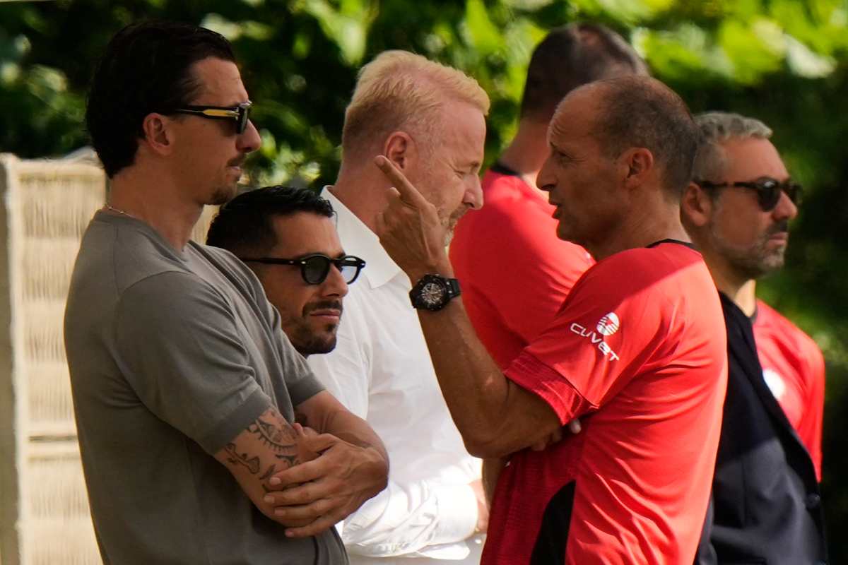 Allegri allenatore del Milan con la dirigenza rossonera