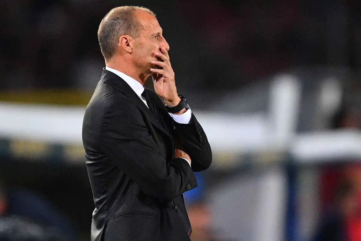 Allegri allenatore del Milan in primo piano