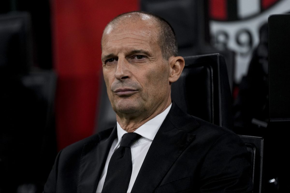 Massimiliano Allegri perplesso in panchina durante la partita di Serie A tra Milan e Pisa