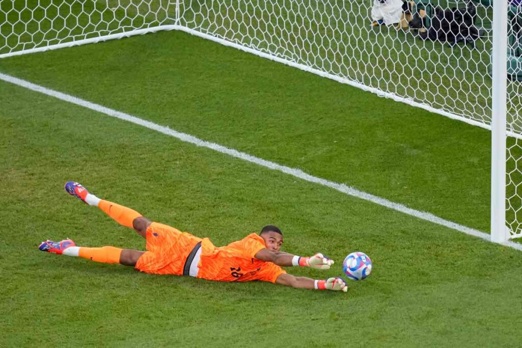 Milan, occhi su Guillaume Restes