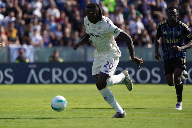 L'attaccante della Fiorentina Moise Kean in primo piano