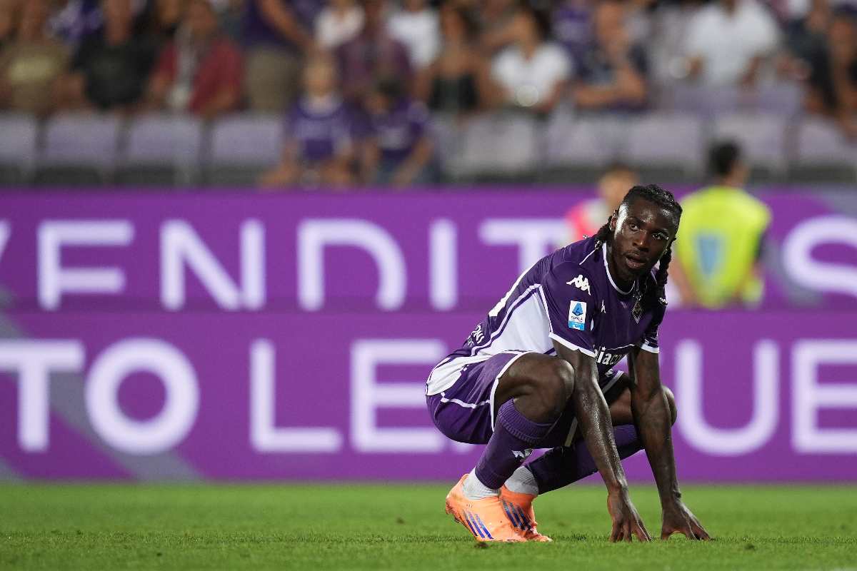 Moise Kean in campo durante una partita con la Fiorentina