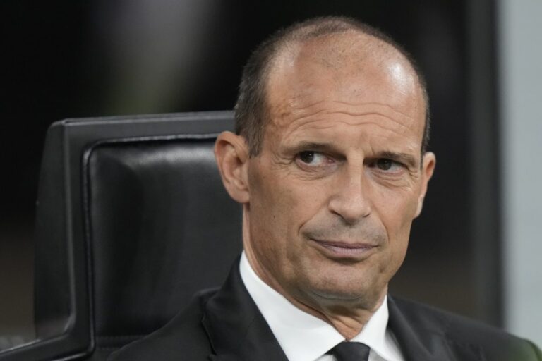 L'allenatore del Milan Massimiliano Allegri prima del fischio d'inizio del match di campionato contro il Bologna