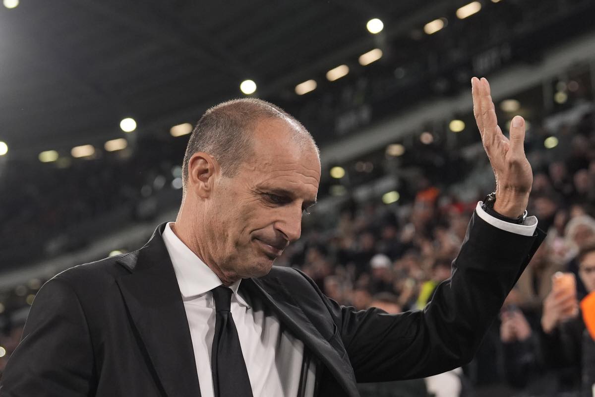 Massimiliano Allegri saluta i tifosi