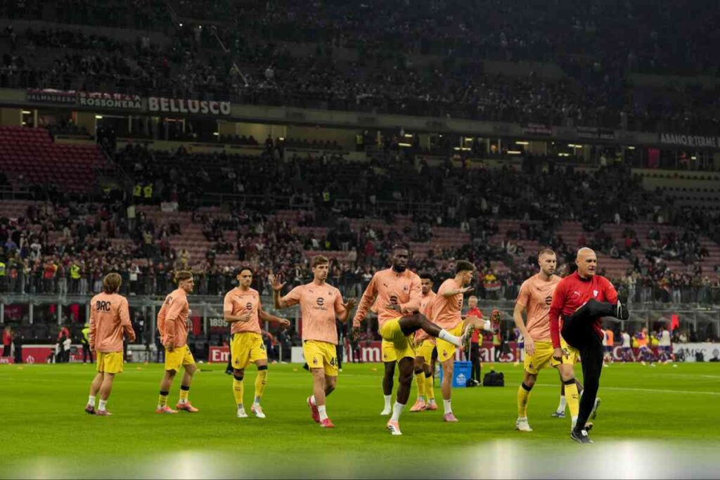 I giocatori del Milan in festa con i tifosi