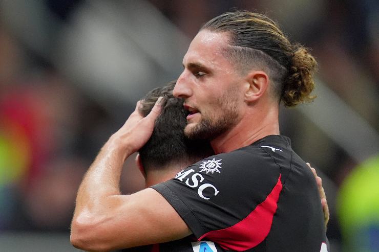 Rabiot abbraccia Pulisic 