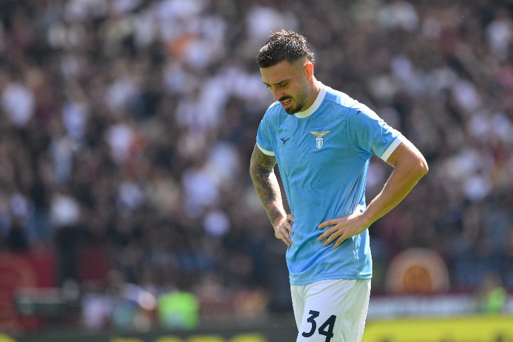 Gila in campo con la maglia della Lazio