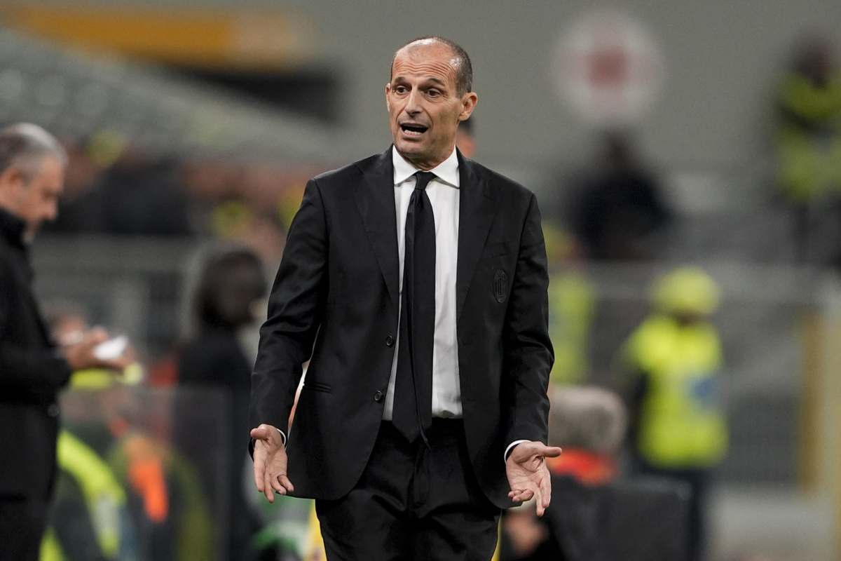 Massimiliano Allegri, allenatore del Milan, dà indicazioni ai suoi giocatori durante una partita di Serie A 2025/26.