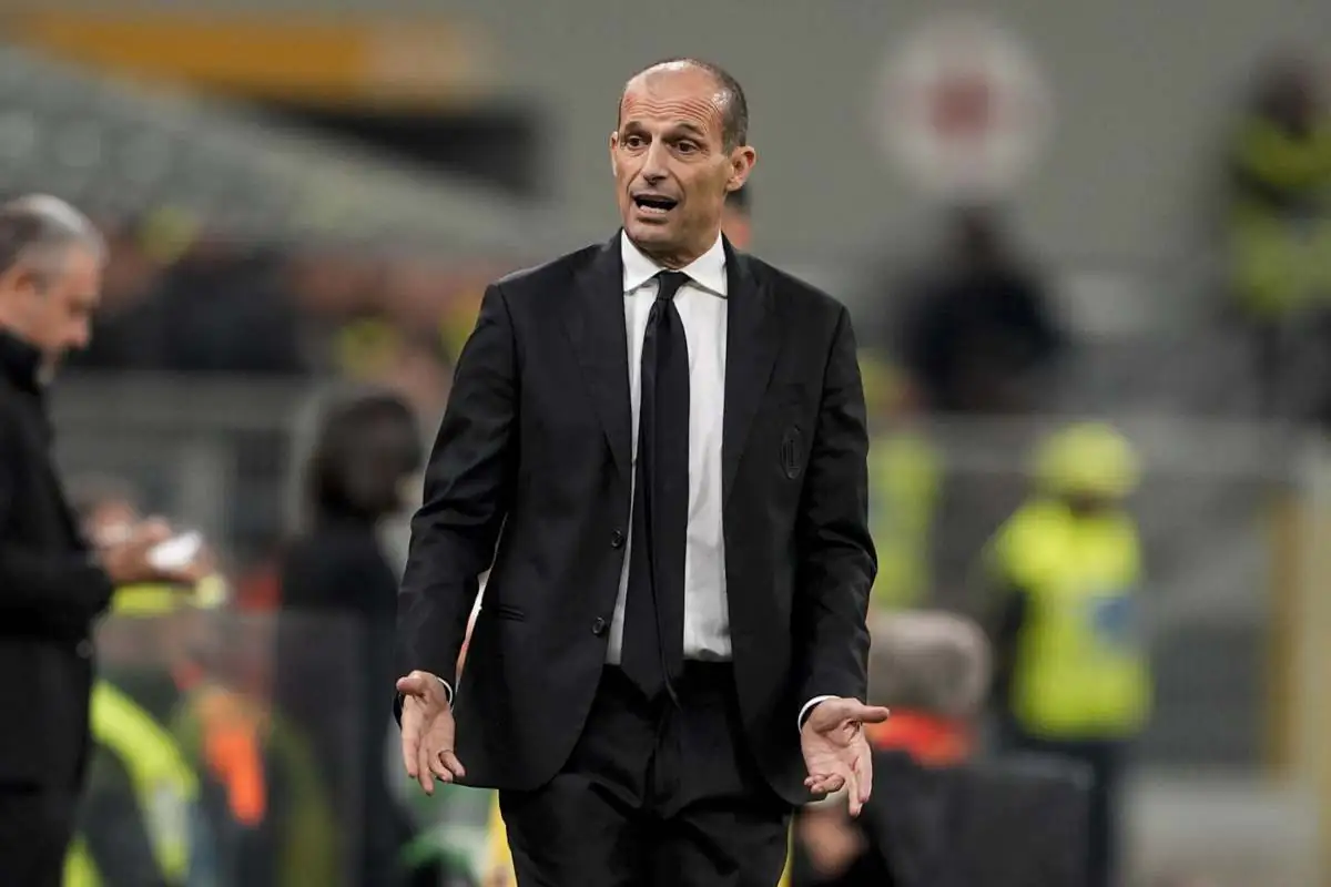 Massimiliano Allegri, allenatore del Milan, dà indicazioni ai suoi giocatori durante una partita di Serie A 2025/26.