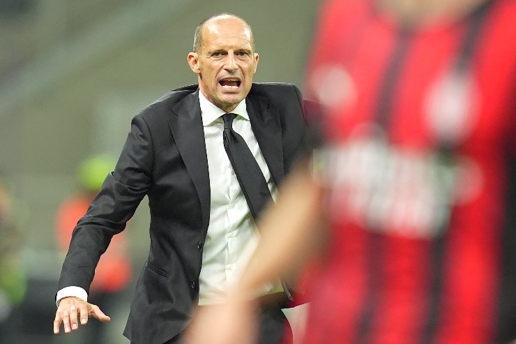 Massimiliano Allegri, allenatore del Milan, a bordocampo