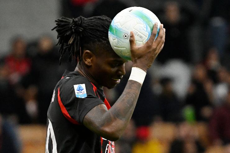 Leao sconsolato dopo il pareggio del Milan