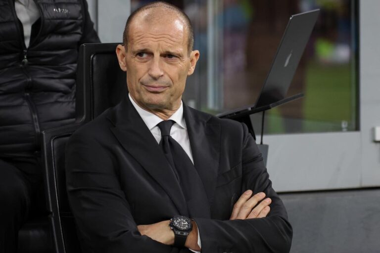 Massimiliano Allegri in panchina durante la gara di serie A contro la Roma