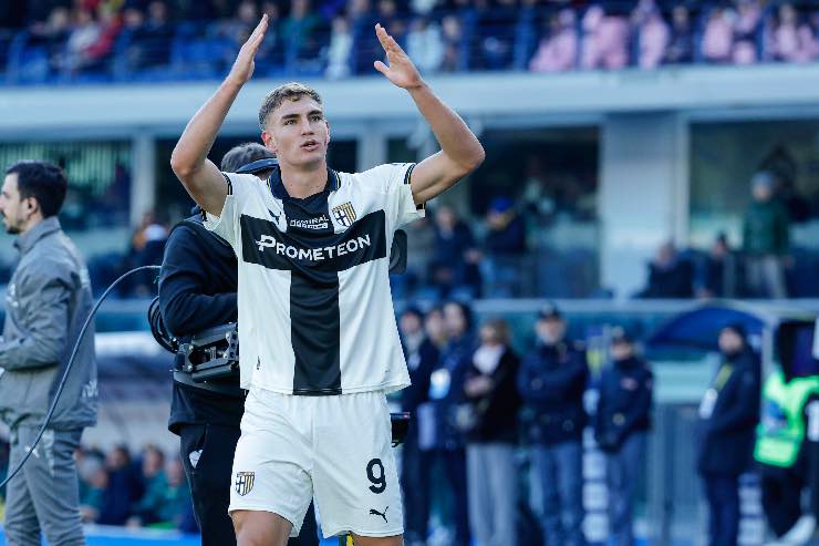 Mateo Pellegrino del Parma esulta in Serie A 2025