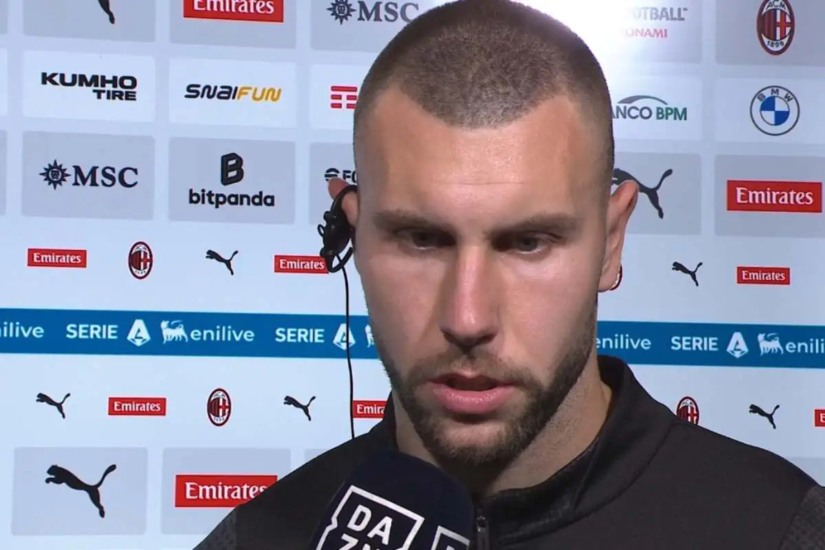 Pavlovic su Leao, il difensore esce allo scoperto: “Non è facile…”