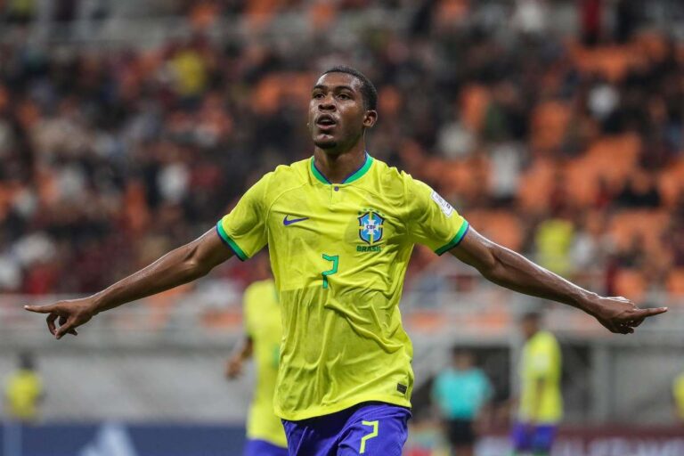 Il giovane Rayan esulta con la maglia del Brasile U17