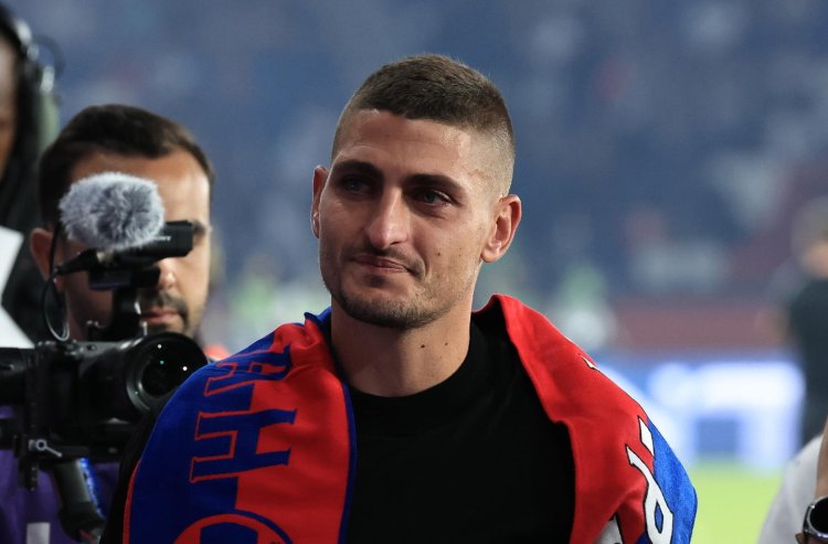 Marco Verratti viene filmato e fotografato in campo