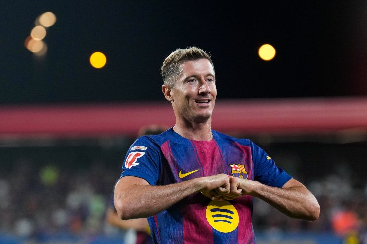Lewandowski esulta dopo un gol con la maglia del Barcellona