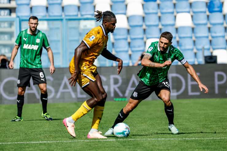 Solet controlla il pallone in una gara con l'Udinese