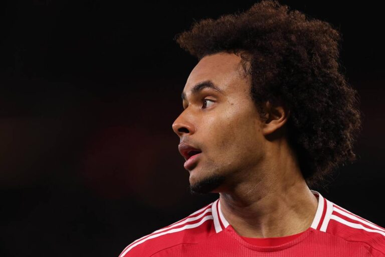 L'attaccante olandese Joshua Zirkzee in primo piano